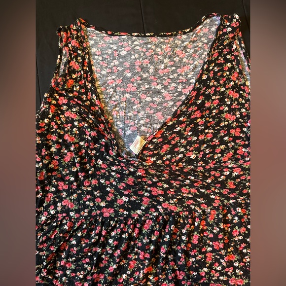 Women short sleeve flowy top - Picture 4 of 6